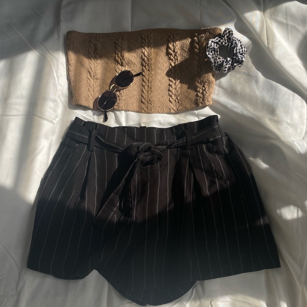 white lines shorts